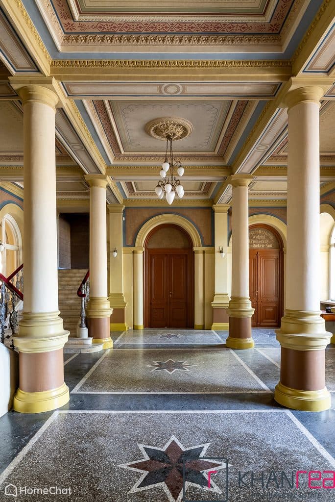 Zabytkowy budynek z XIX wieku, centrum Łódź