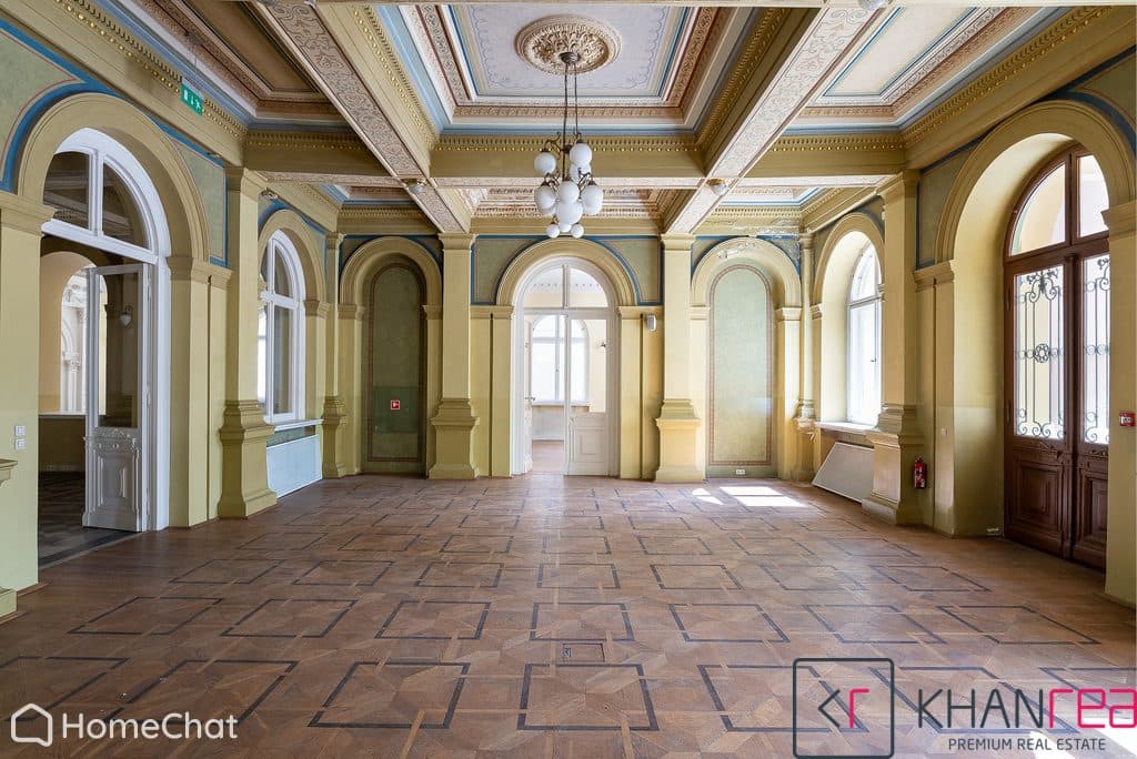 Zabytkowy budynek z XIX wieku, centrum Łódź