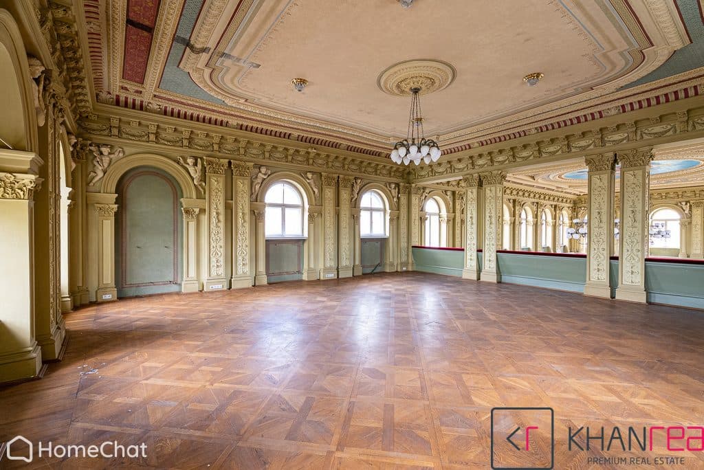 Zabytkowy budynek z XIX wieku, centrum Łódź