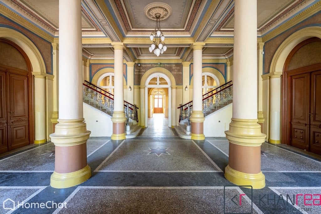 Zabytkowy budynek z XIX wieku, centrum Łódź