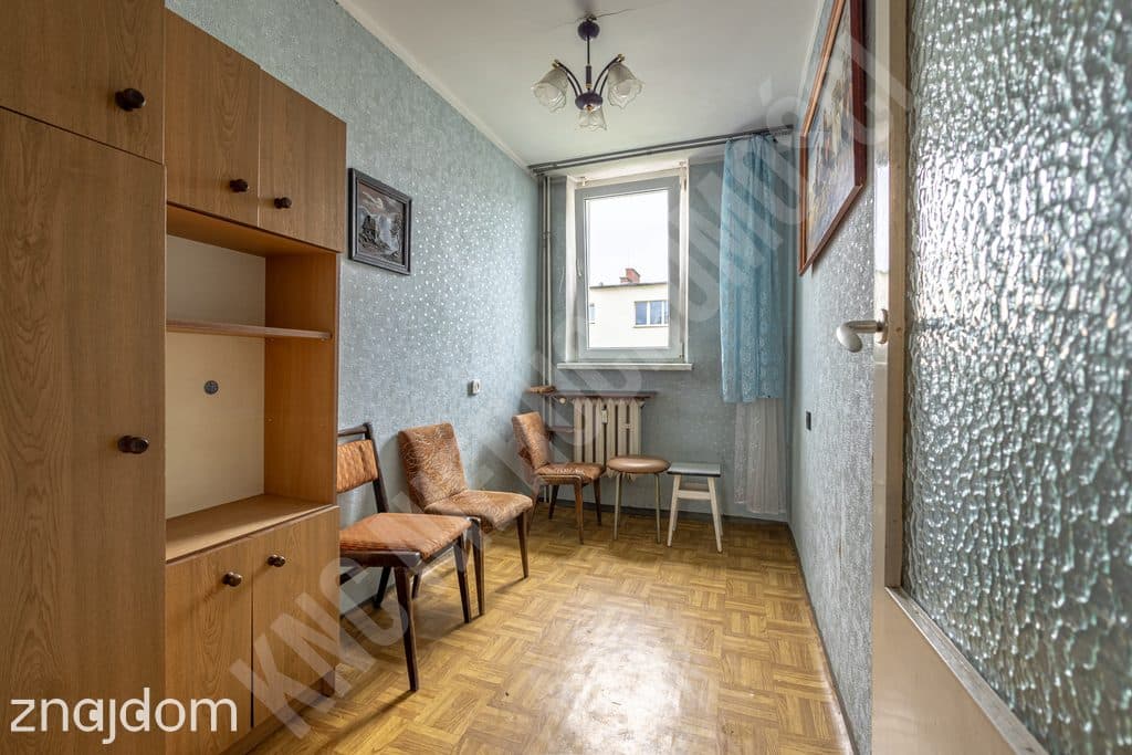 Mieszkanie 46 m2, centrum, do remontu. Polecamy - zdjęcie 3