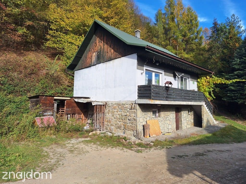 Dom na kamiennej podmurówce, działka 721 m² | Sucha Beskidzka - zdjęcie 2