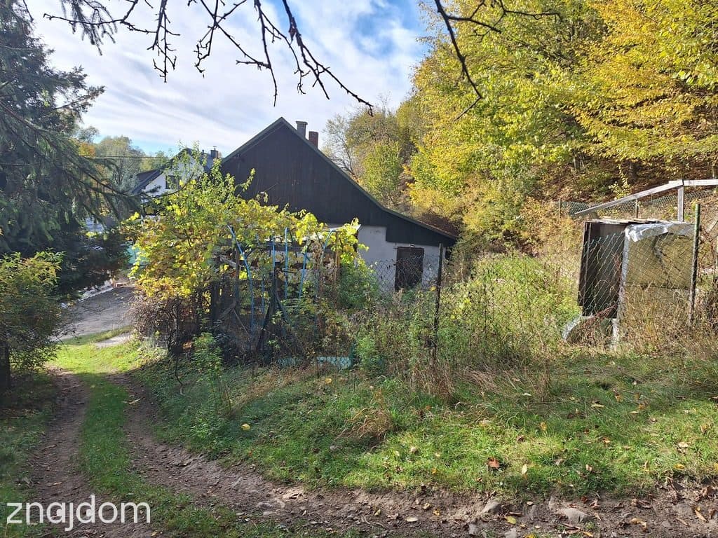 Dom na kamiennej podmurówce, działka 721 m² | Sucha Beskidzka - zdjęcie 4