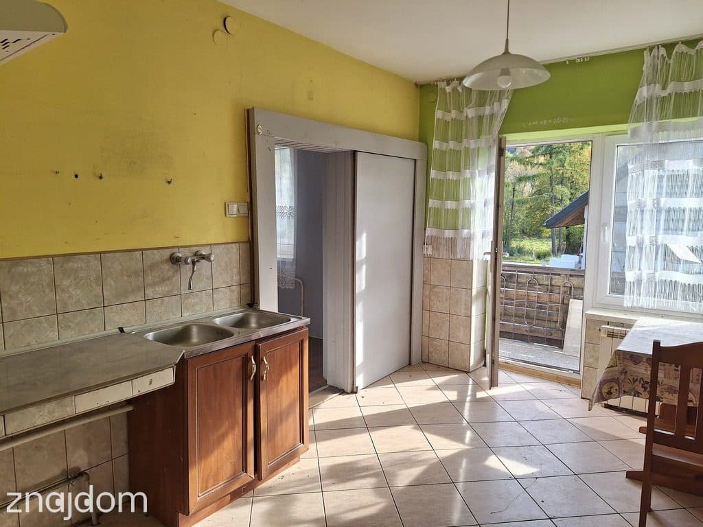 Dom na kamiennej podmurówce, działka 721 m² | Sucha Beskidzka - zdjęcie 12
