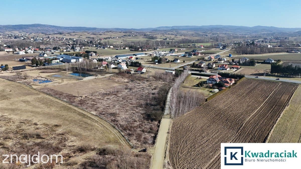 Działka inwestycyjna 1,41 ha przy drodze krajowej - zdjęcie 8
