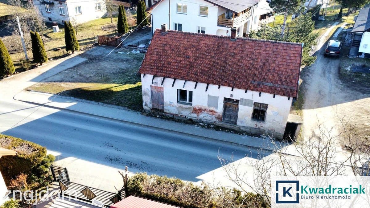 Kostarowce, budynek mieszkalno-usługowy do remontu