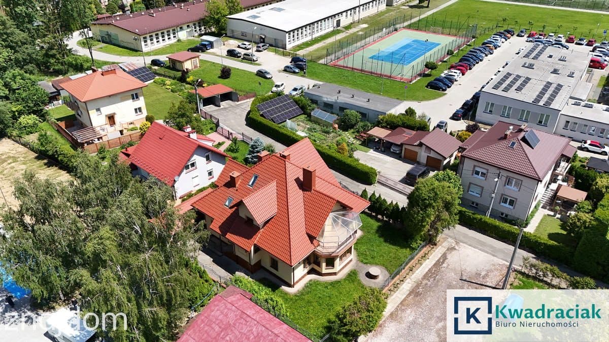 Przestronny dom na sprzedaż - Jasło - zdjęcie 2