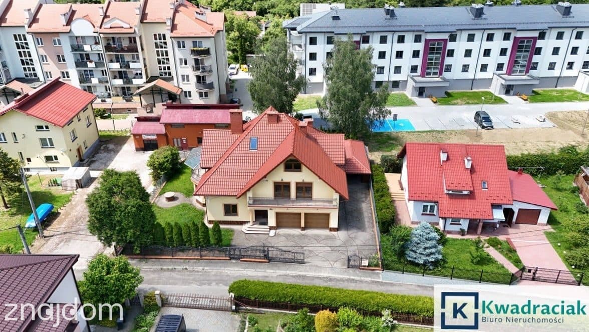 Przestronny dom na sprzedaż - Jasło - zdjęcie 3