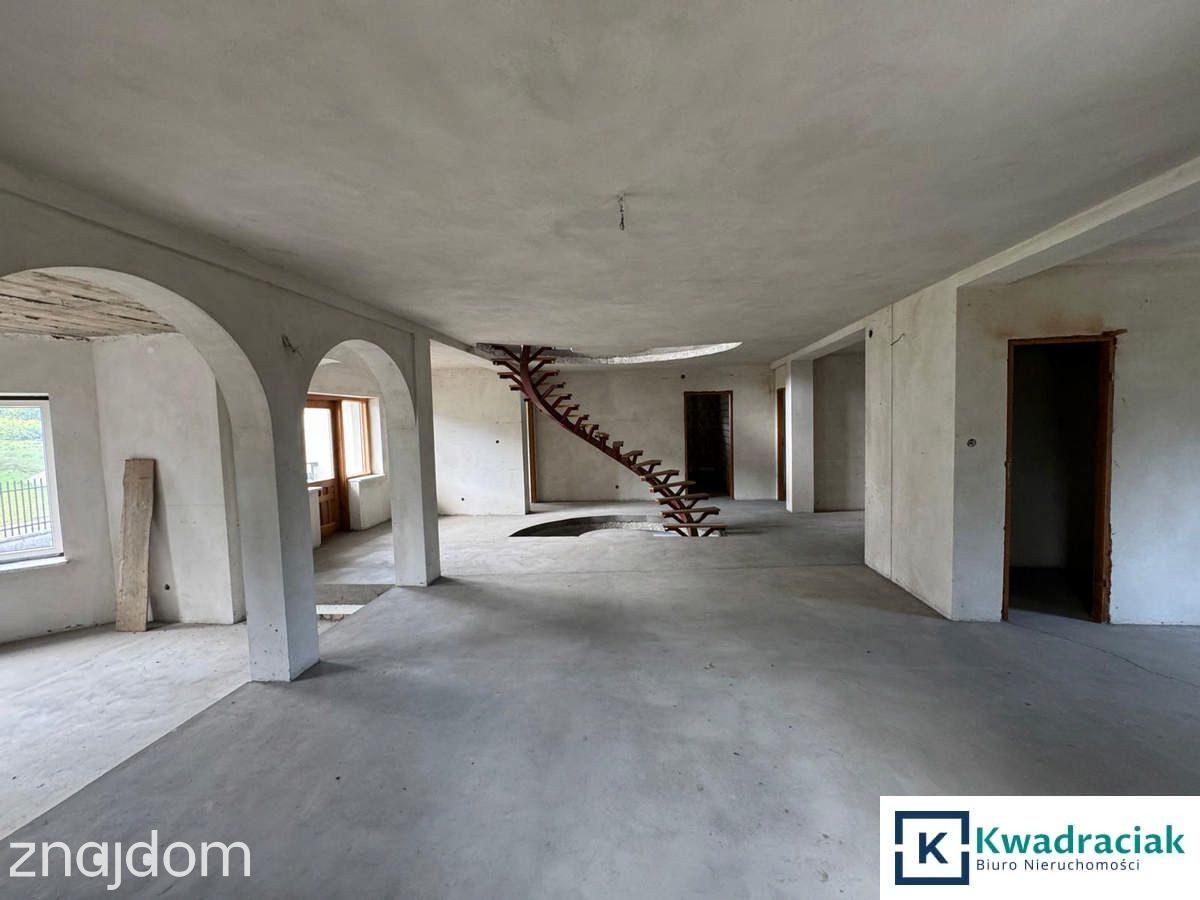 Duży dom z garażem i 38-arową działką – Kołaczyce - zdjęcie 11
