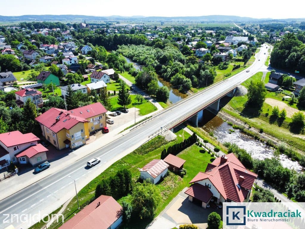 Inwestycja w sercu Beska – lokal + działka ! - zdjęcie 7