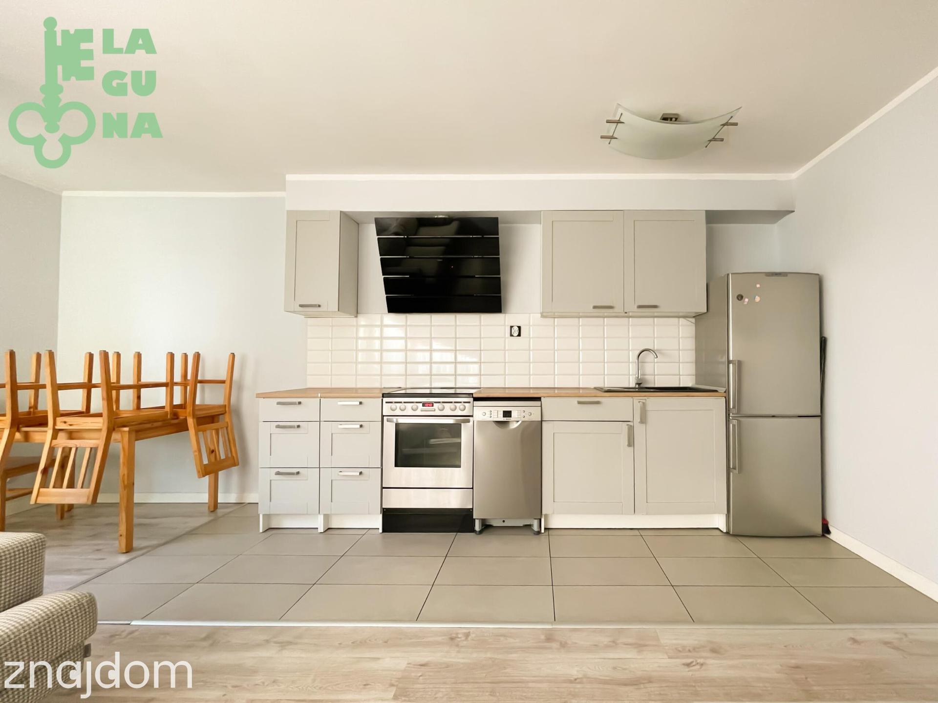 Gdynia Dąbrowa, 56m2, trzy pokoje, balkon, garaż, pierwsze piętro - zdjęcie 3