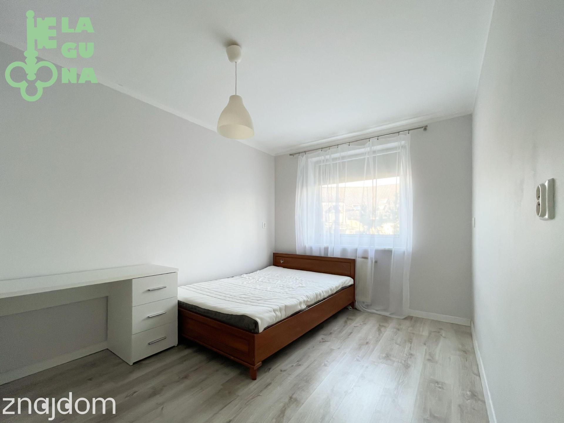 Gdynia Dąbrowa, 56m2, trzy pokoje, balkon, garaż, pierwsze piętro - zdjęcie 6