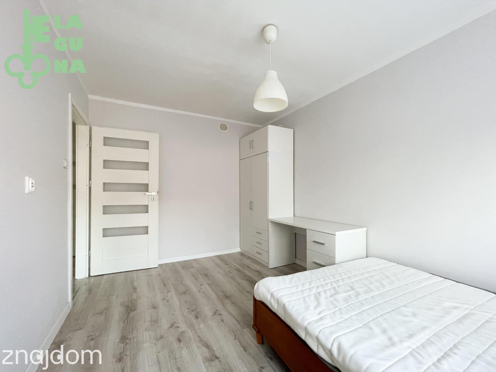 Gdynia Dąbrowa, 56m2, trzy pokoje, balkon, garaż, pierwsze piętro - zdjęcie 7