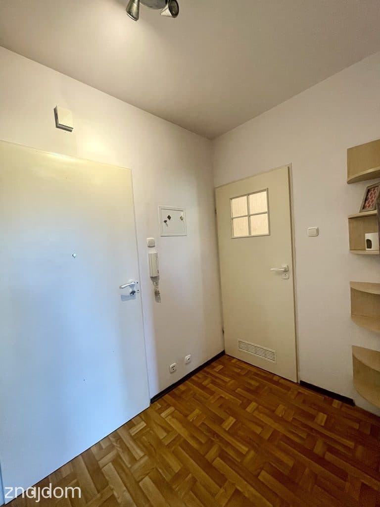 Umeblowana kawalerka na os. Batorego - zdjęcie 5