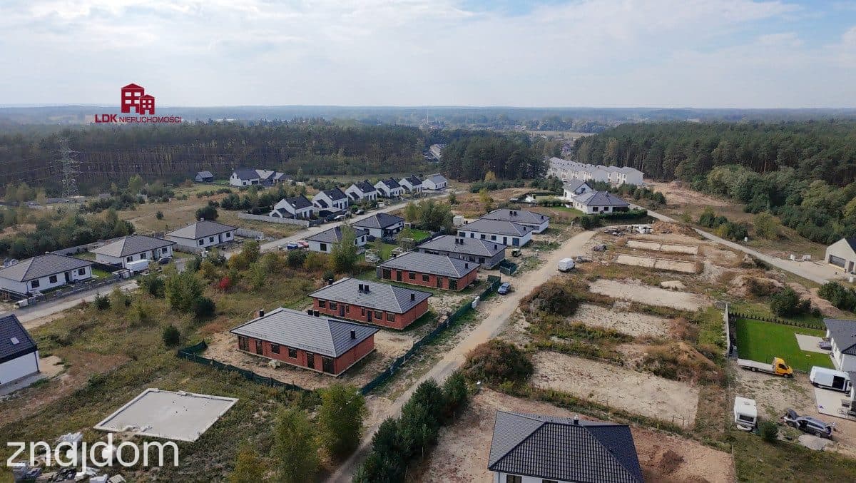 4 pokoje i prywatny ogród — nowy dom w Płotach - zdjęcie 5
