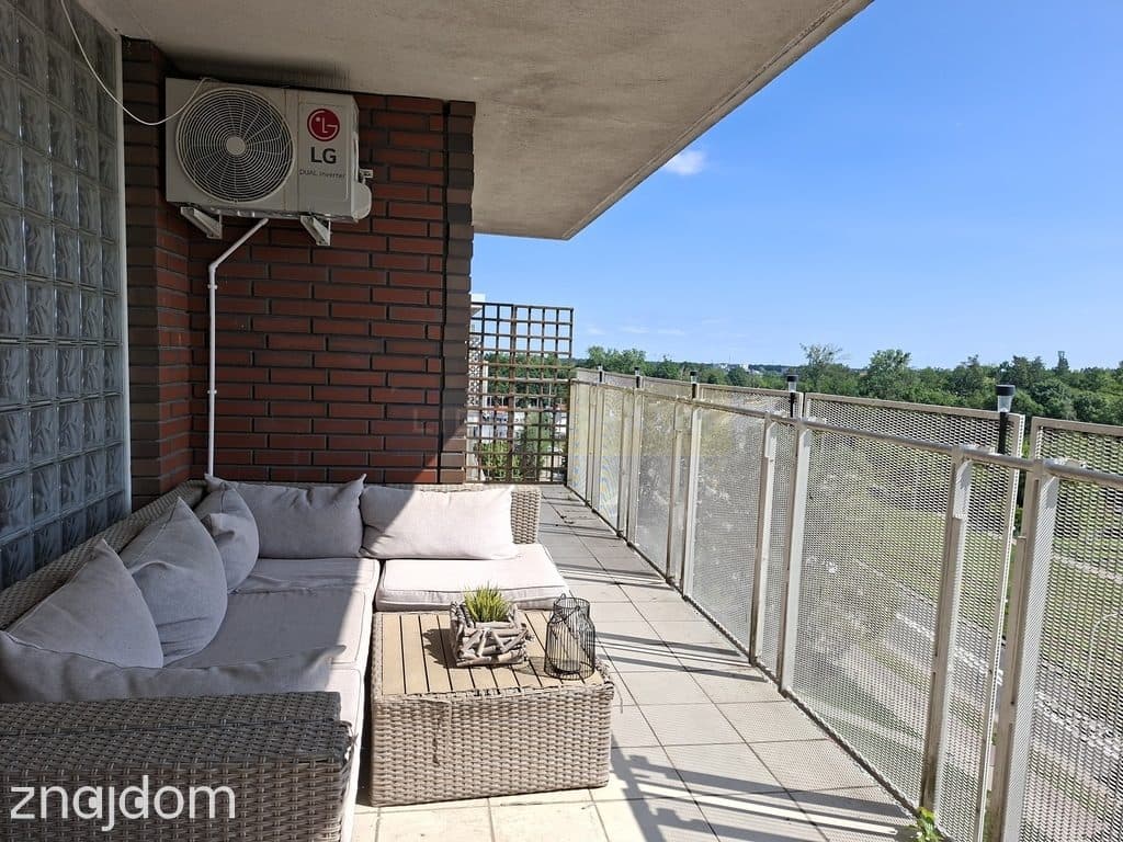 2 pokoje,  + 18m2 balkon, piękny widok- panorama