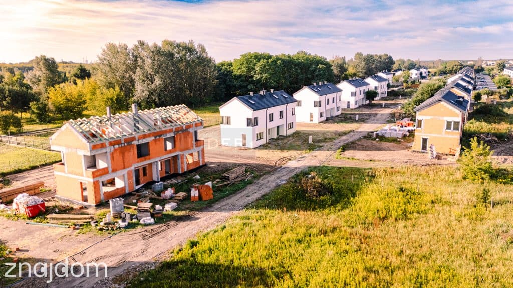 Nowoczesny bliźniak 123 m² z dużą działką - zdjęcie 4