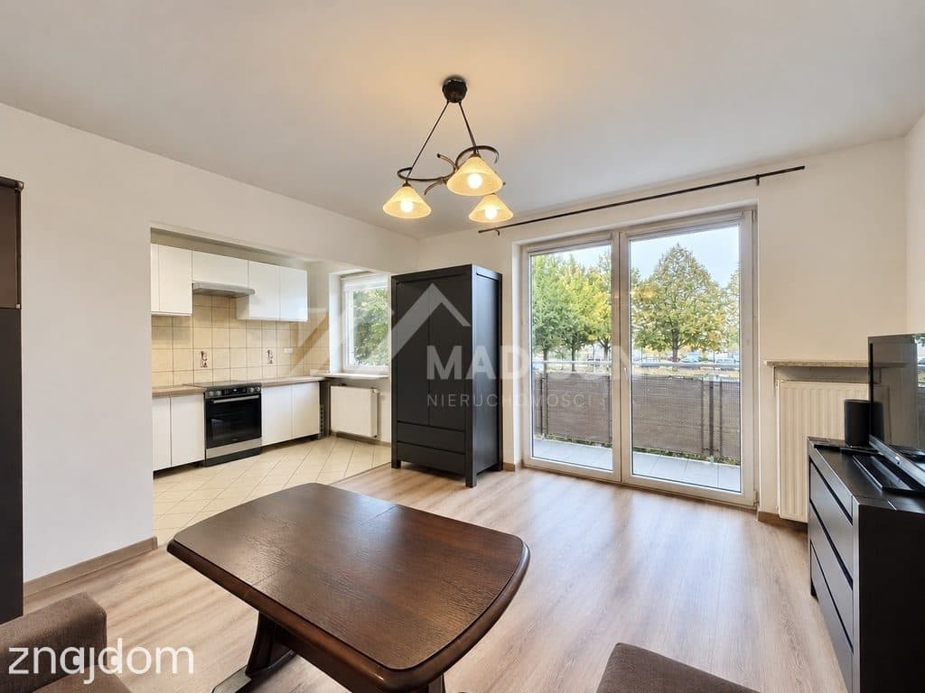 33,5 m | pokój z osobną kuchnią | balkon | komórka | parking