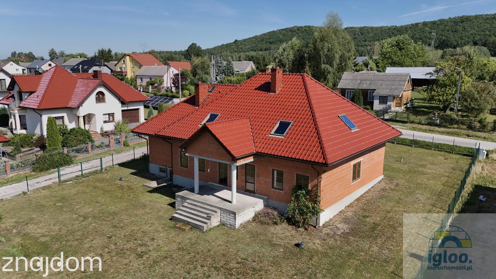Dom pod Kielcami, spokojna i cicha okolica - zdjęcie 2