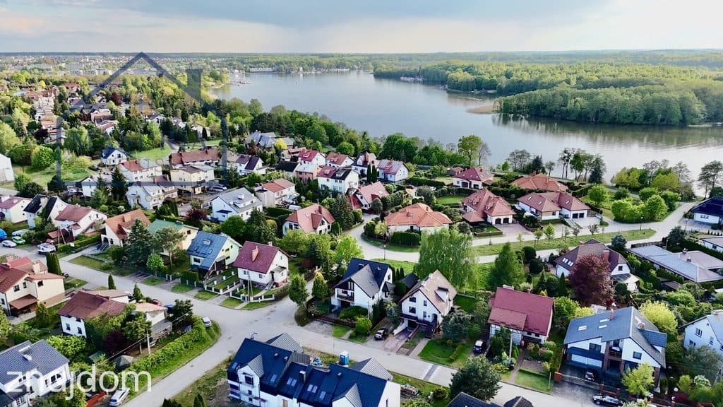 Wolno stojący dom nad Jeziorakiem