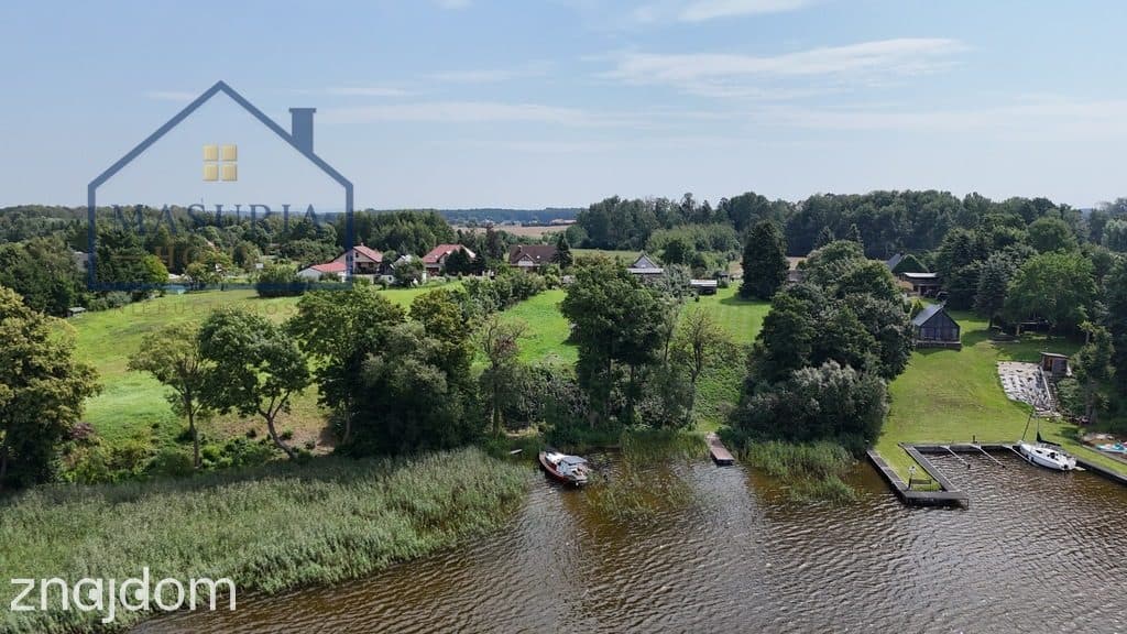 Zabudowana działka z linią brzegową Jezioraka - zdjęcie 3