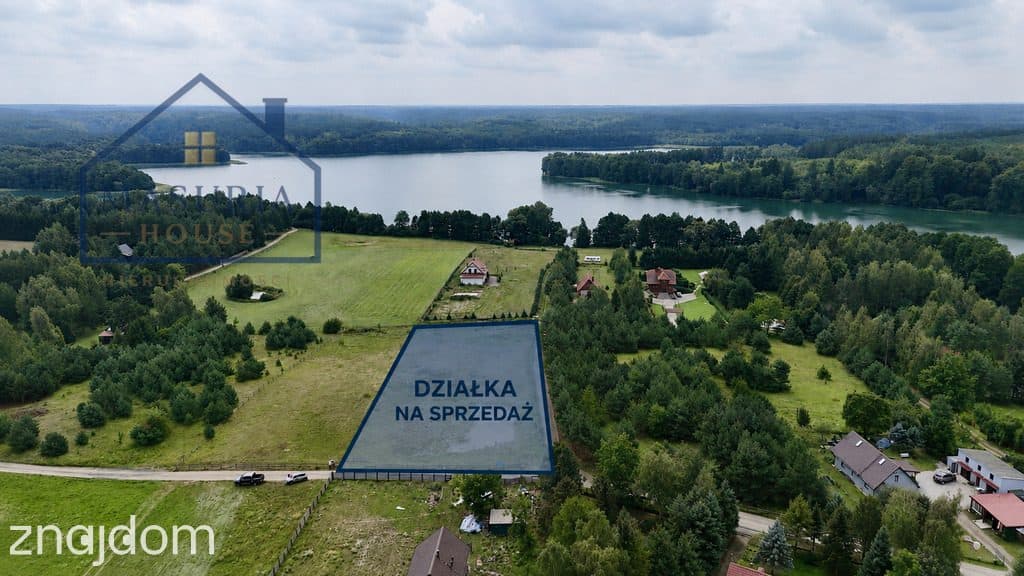 Atrakcyjna działka letniskowa nad jeziorem.