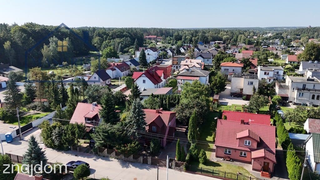 Klimatyczny dom wolnostojący w otoczeniu zieleni. - zdjęcie 10