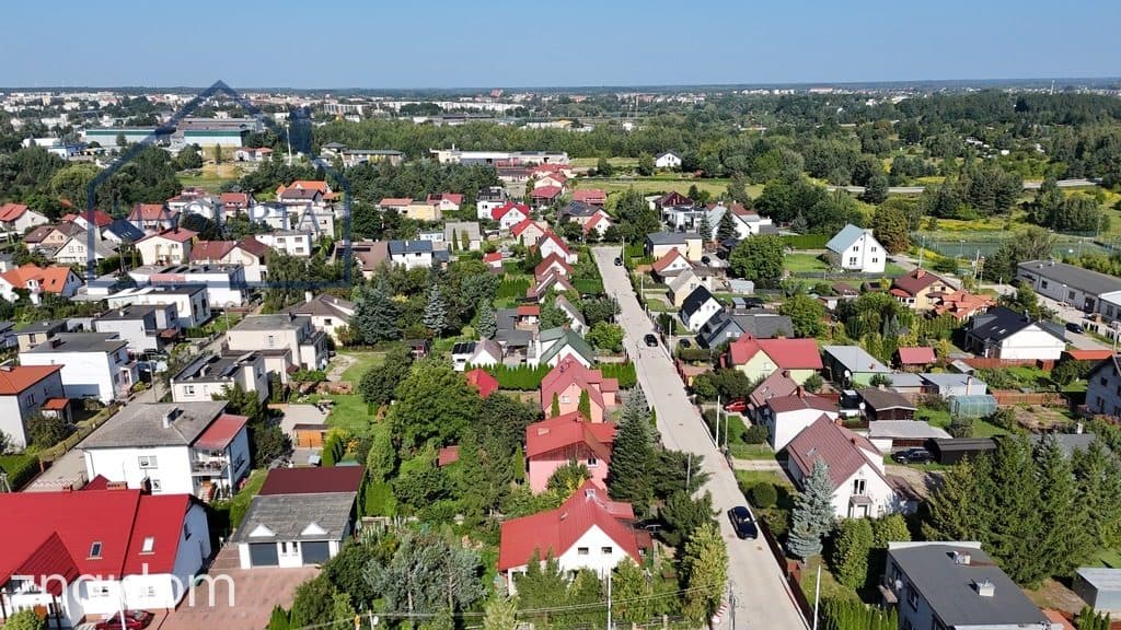 Klimatyczny dom wolnostojący w otoczeniu zieleni. - zdjęcie 17