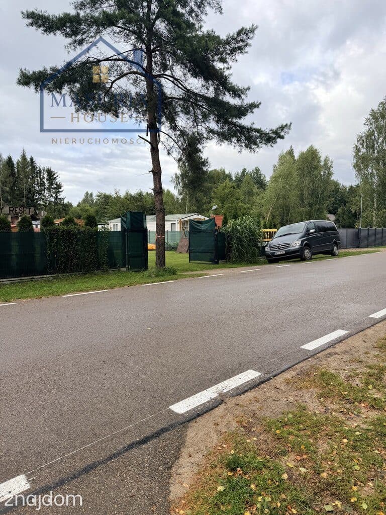Działka z dwoma domkami nad jeziorem Roś - zdjęcie 17
