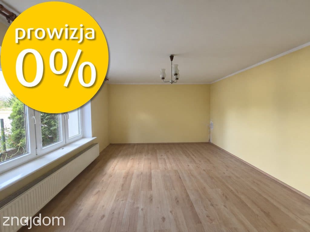 Dom w centrum Nowej Wsi z zabudowaniami - zdjęcie 13