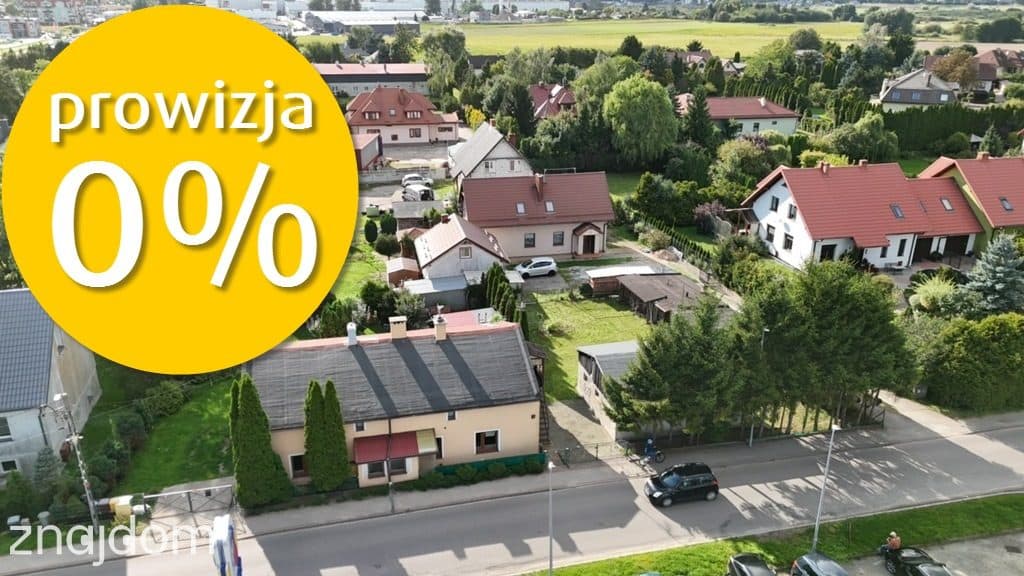 Dom w centrum Nowej Wsi z zabudowaniami