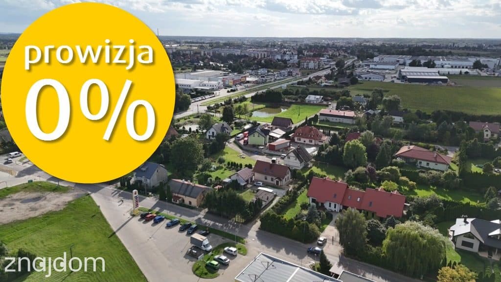 Dom w centrum Nowej Wsi z zabudowaniami - zdjęcie 9