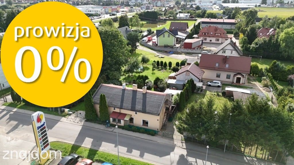 Dom w centrum Nowej Wsi z zabudowaniami - zdjęcie 2