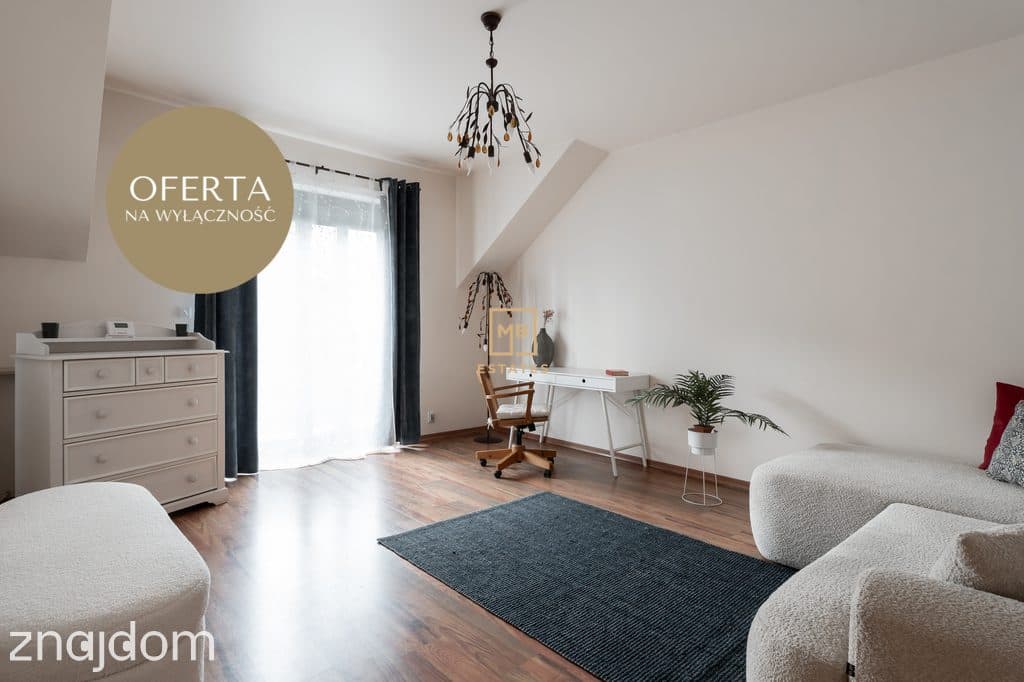 Klimatyczny dwupoziomowy apartament na wynajem - zdjęcie 3