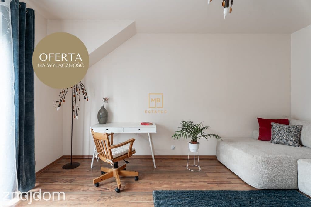 Klimatyczny dwupoziomowy apartament na wynajem - zdjęcie 4