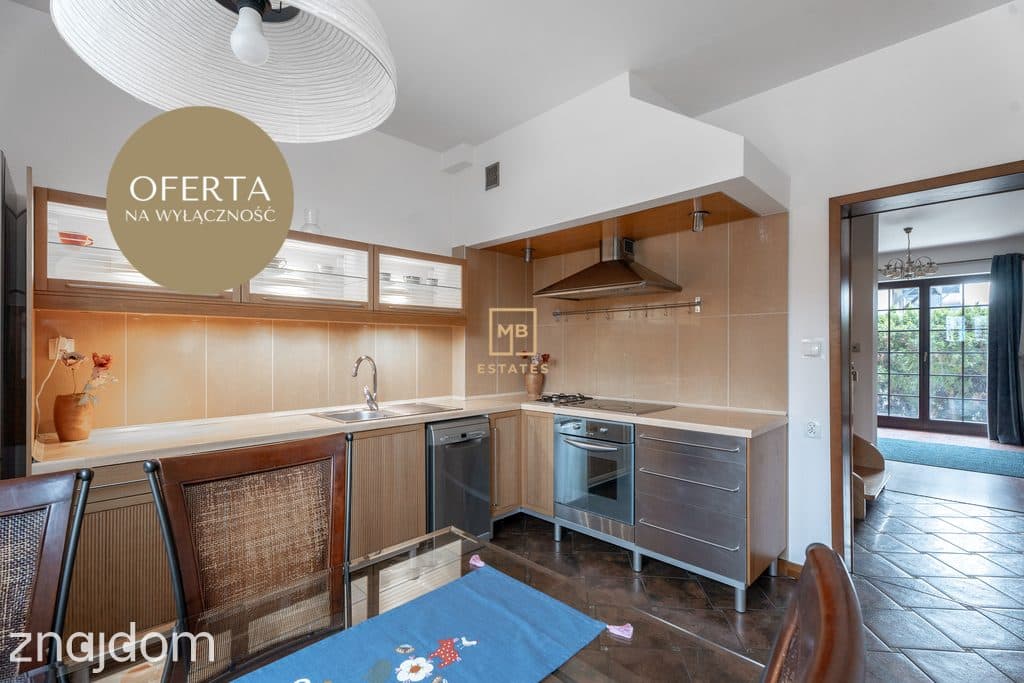 Klimatyczny dwupoziomowy apartament na wynajem - zdjęcie 19
