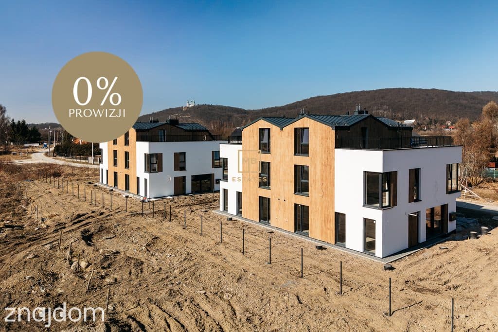 Trójstronny Apartament z zielonym tarasem