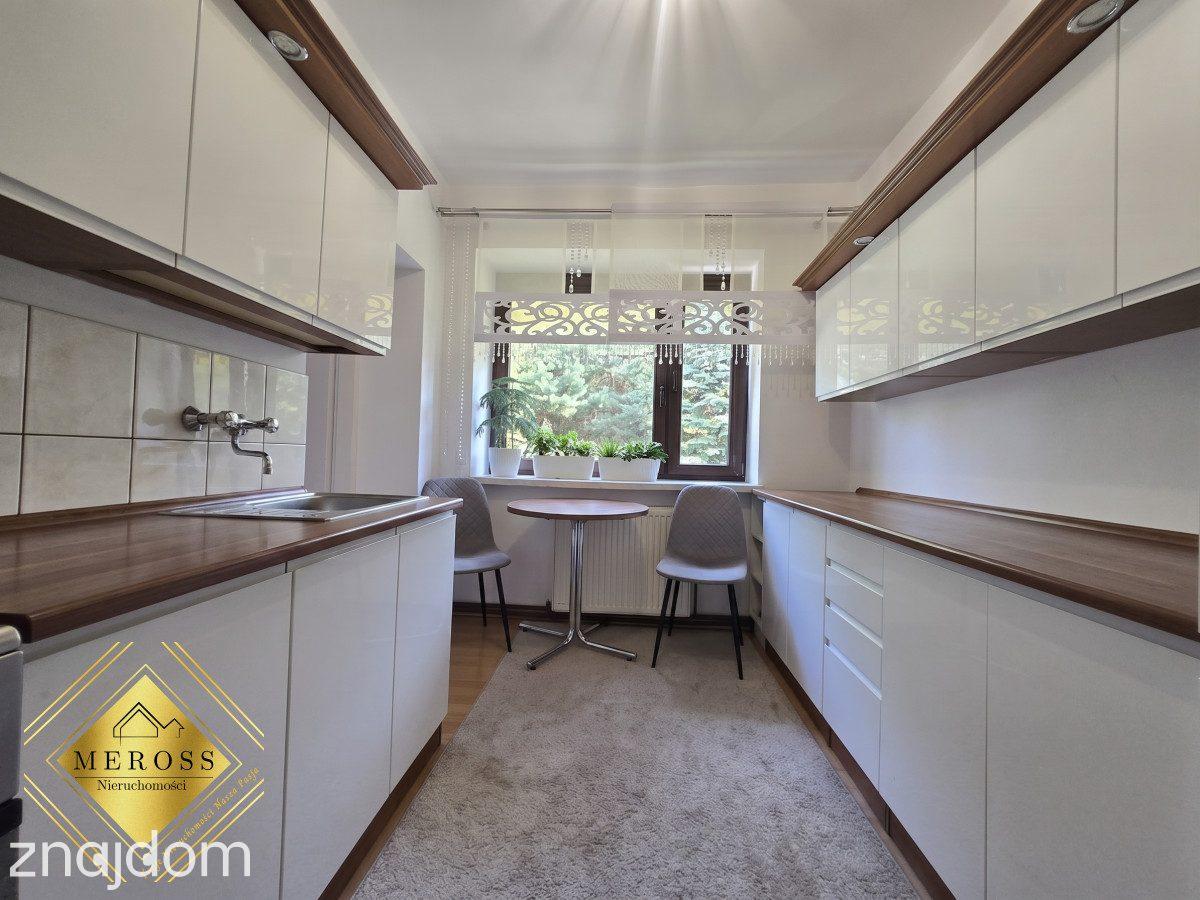 Dom z dala od zgiełku miasta - zdjęcie 12