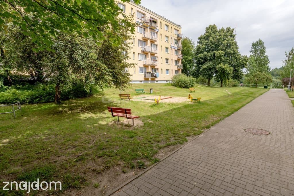 Duże mieszkanie w atrakcyjnej lokalizacji - zdjęcie 13