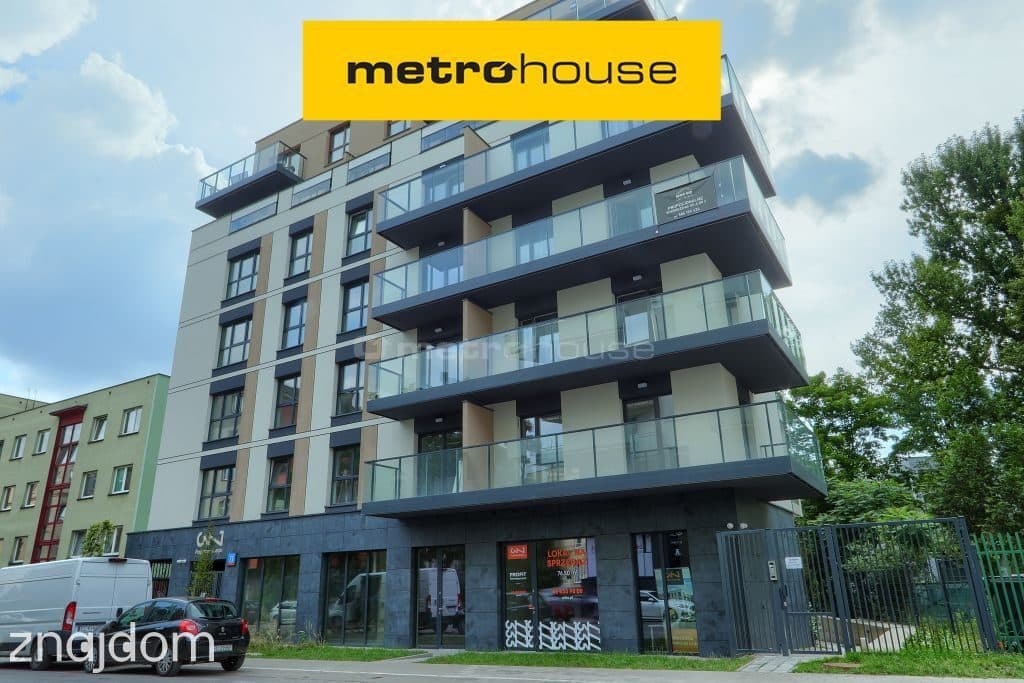 Przestronny lokal w centrum, z witrynami 60 m²
