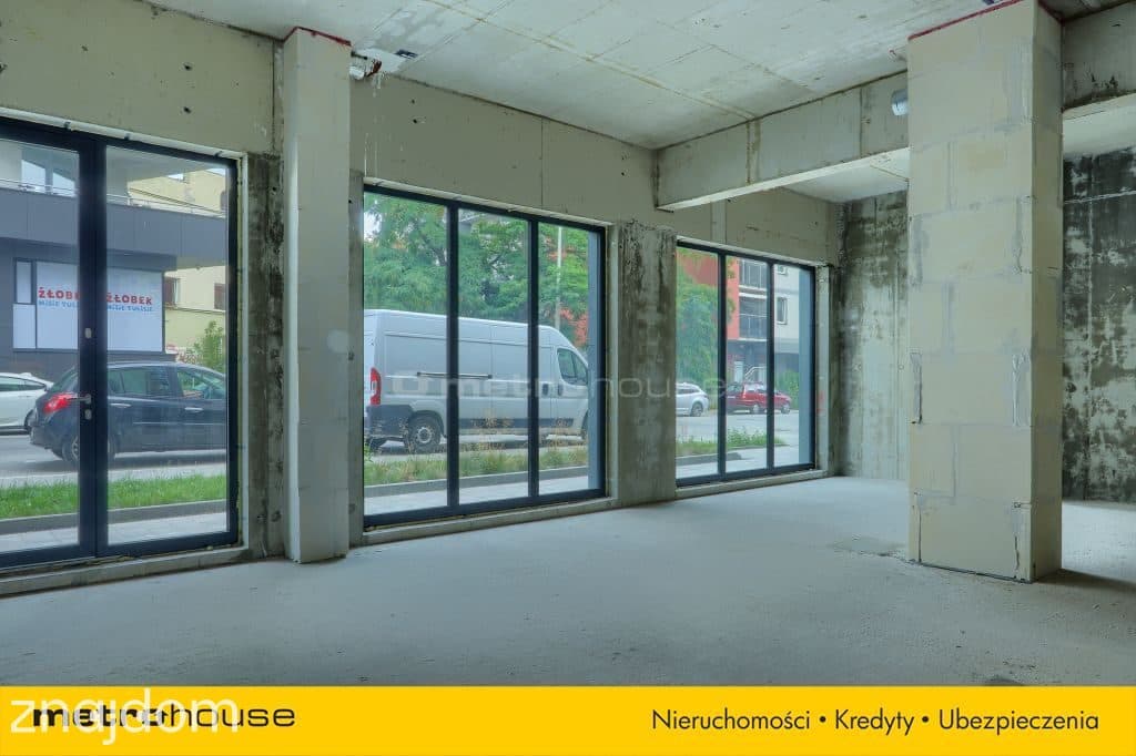 Przestronny lokal w centrum, z witrynami 60 m² - zdjęcie 6