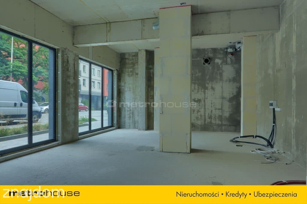 Przestronny lokal w centrum, z witrynami 60 m² - zdjęcie 8