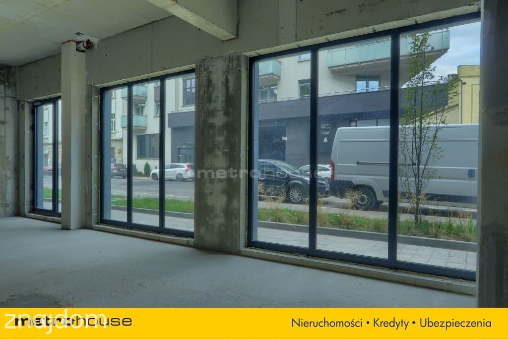 Przestronny lokal w centrum, z witrynami 60 m² - zdjęcie 9