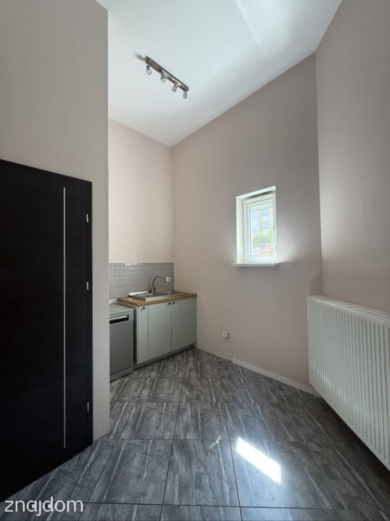 LOKAL Z DUŻĄ WITRYNĄ NA MARCELINIE - zdjęcie 9