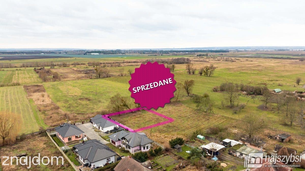 Działka, Komarowo