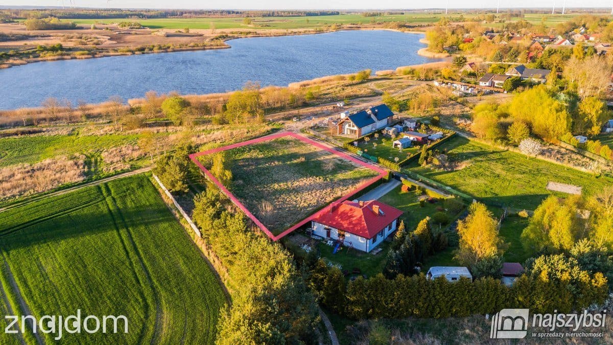 Działka, czarnowo