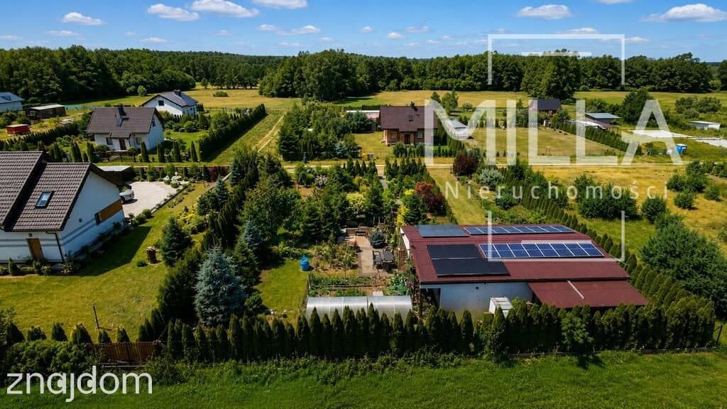 Działka budowlana z małym domkiem - zdjęcie 3