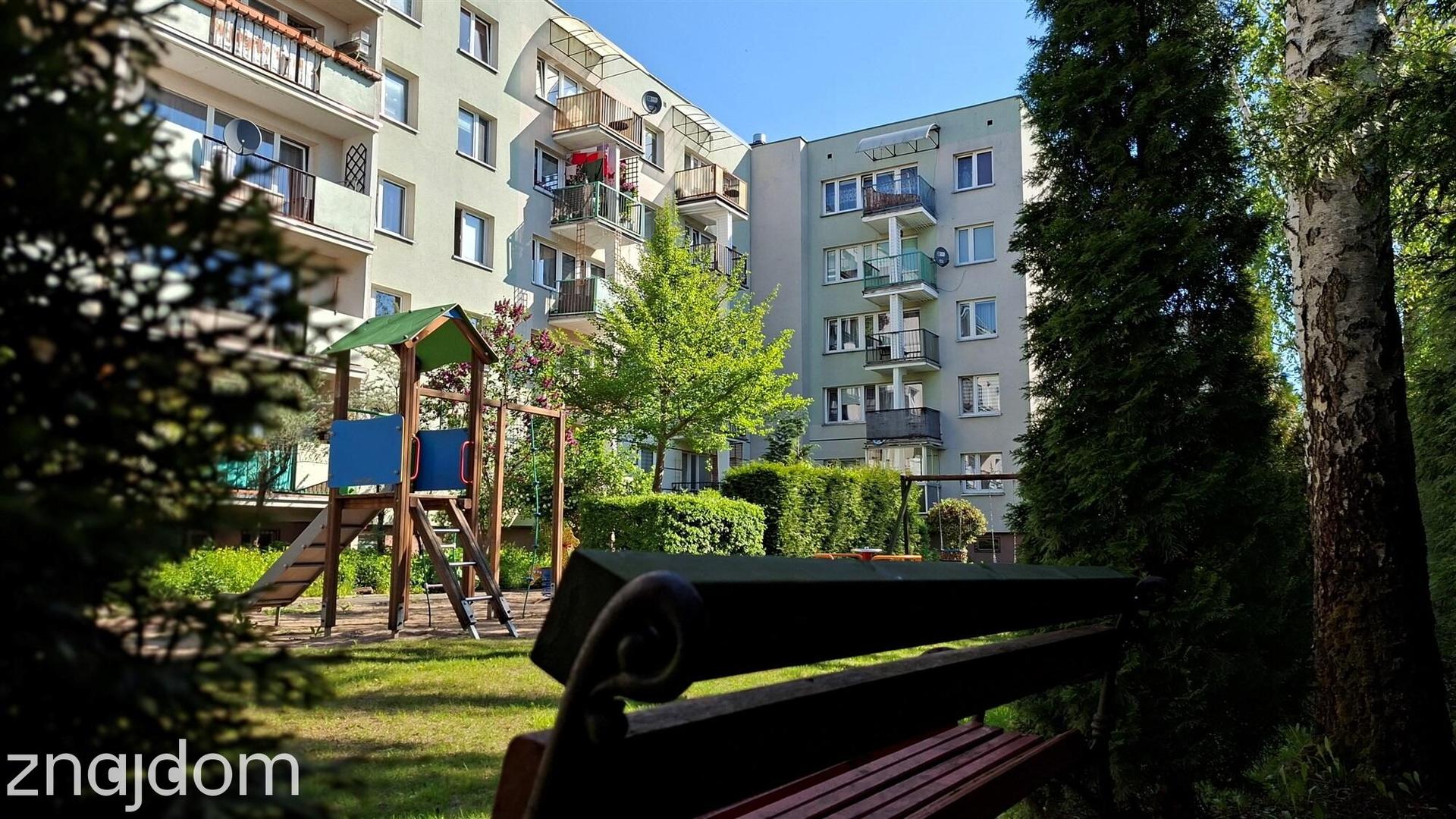 Czteropokojowe mieszkanie blisko szkoły - zdjęcie 10