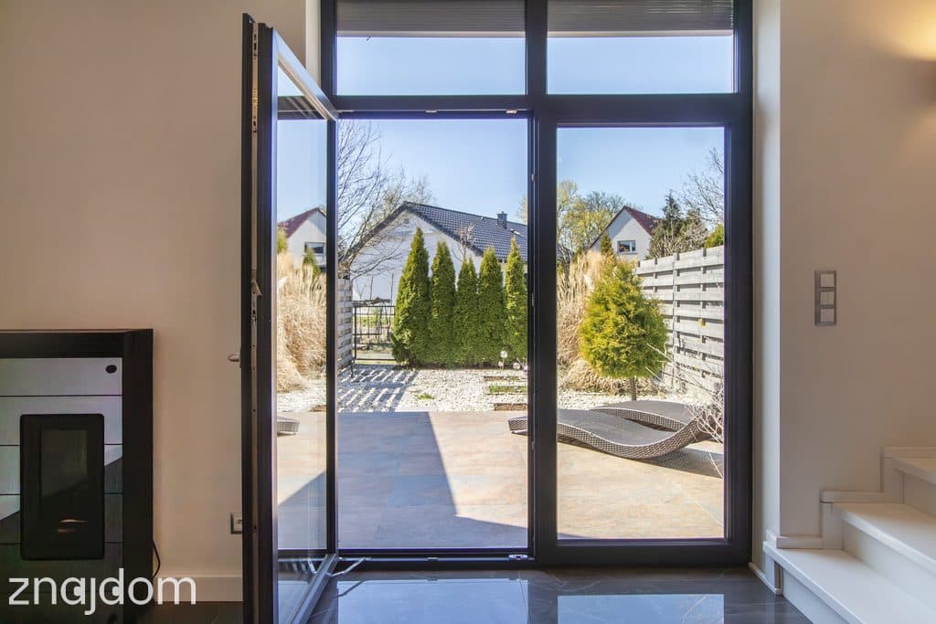 Nowoczesny dom szeregowy 92,37 m²  wysoki standard