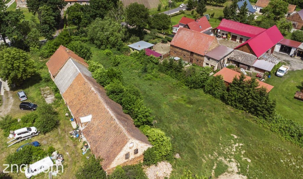 Działa z budynkiem gospodarczym Bożnów - zdjęcie 5